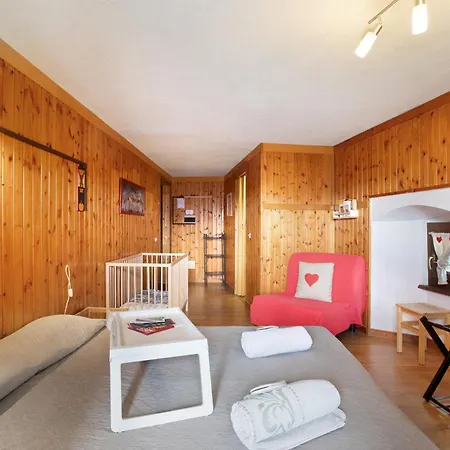 Les Ecureuils Farm stay *