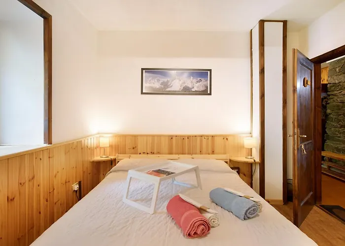 Les Ecureuils Farm stay *