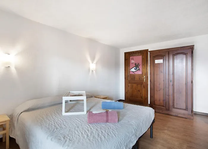 Les Ecureuils Farm stay *