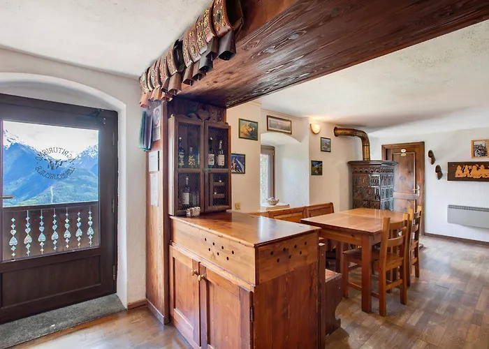 Les Ecureuils Farm stay *