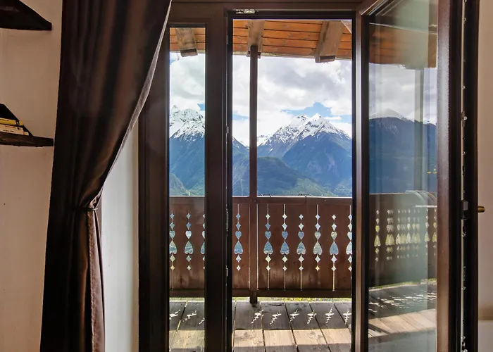 Les Ecureuils Farm stay *